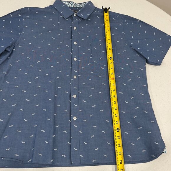 Van Heusen Short Sleeve Button Up Shirt XL 17-17.5 Car Print - White Blue. Excel - Picture 4 of 7